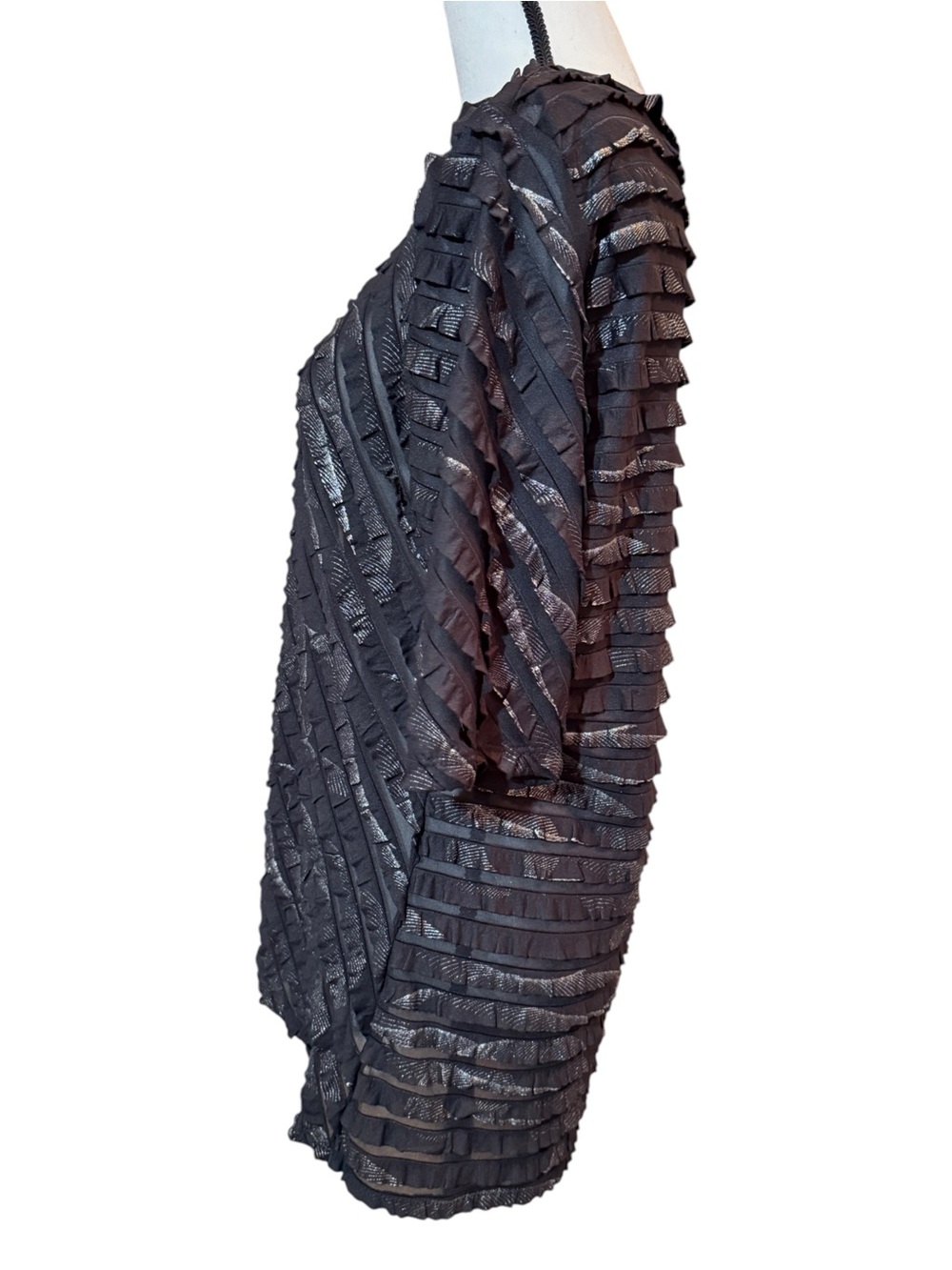 JohnPaulRichard Women's Black Ruffled Diagonal Stripe Tunic Top, size XL - Picture 2 of 11